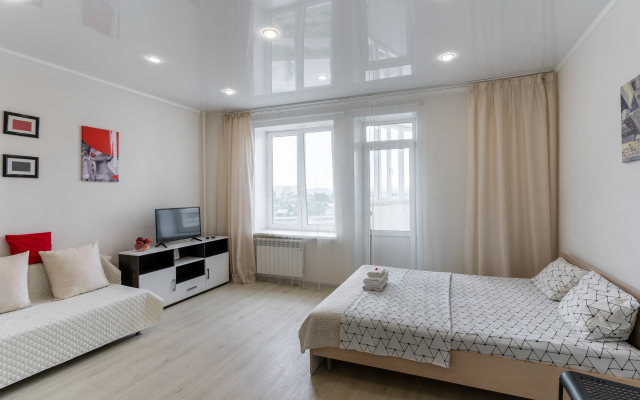 Svetlaya Kvartira V Tsentre Tyumeni Flat