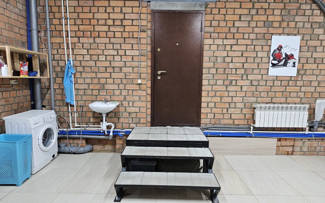 Prostorny Dvukhetazhny S Baney U Gory Parkovaya Private house