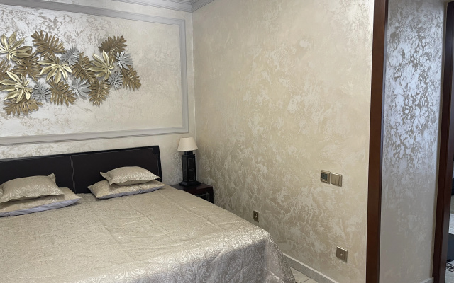 Apartamenty Luks sokolad v Tavride na nabereznoj Alty