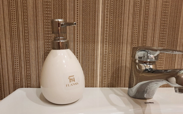 FlaNsk Na Kryilova Apartment