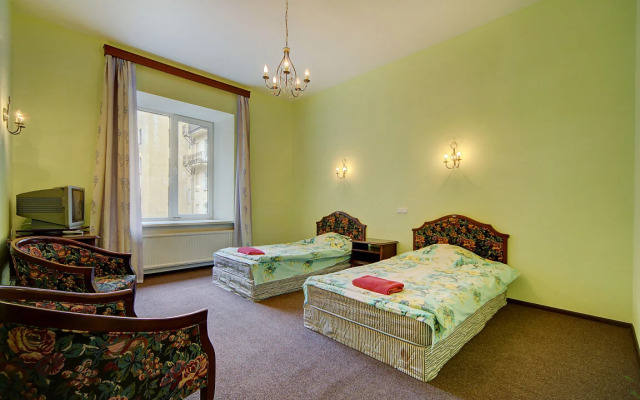 Апартаменты у площади Восстания