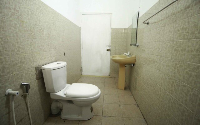 Yoho Solid Polhengoda Hotel