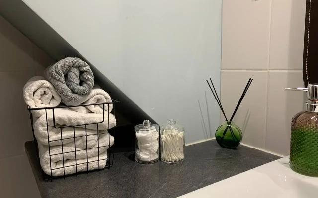 U metro Nagornaya Flat