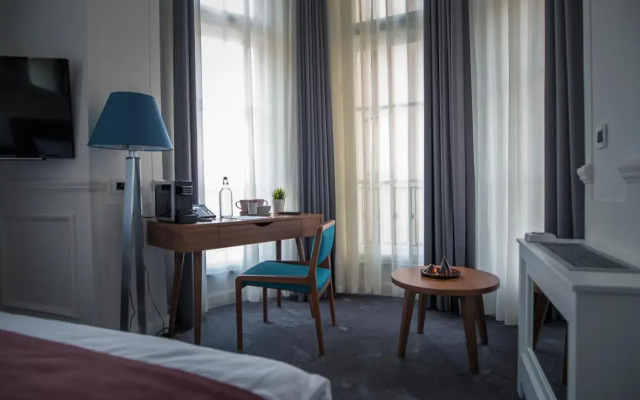 Отель Public House