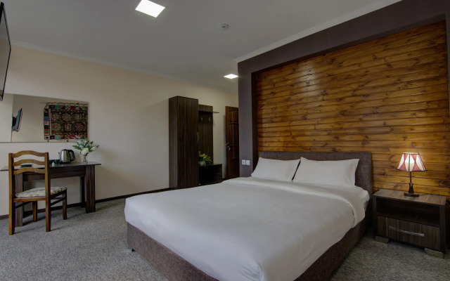 Khan Tengri Hotel