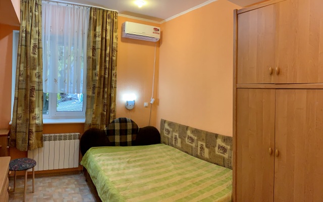 Chetyrekhkomnatnaya Vozle Primorskogo Parka Flat