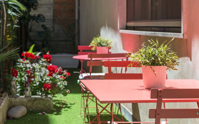 Gloden House Apartments