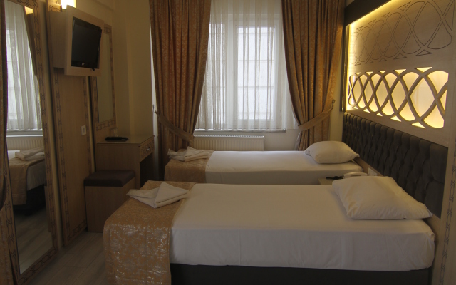 Grand Liza Hotel