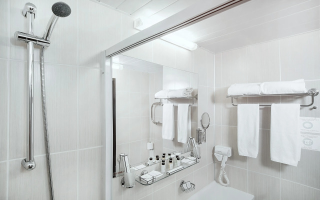 Vega Izmailovo Hotel