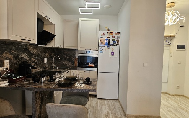 Квартира на Хрустальногорской 93