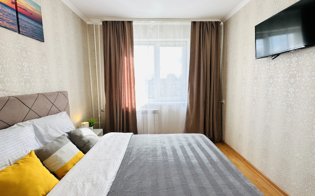 Uyutnaya Dvukhkomnatnaya Nedaleko Ot Trk Planeta Flat