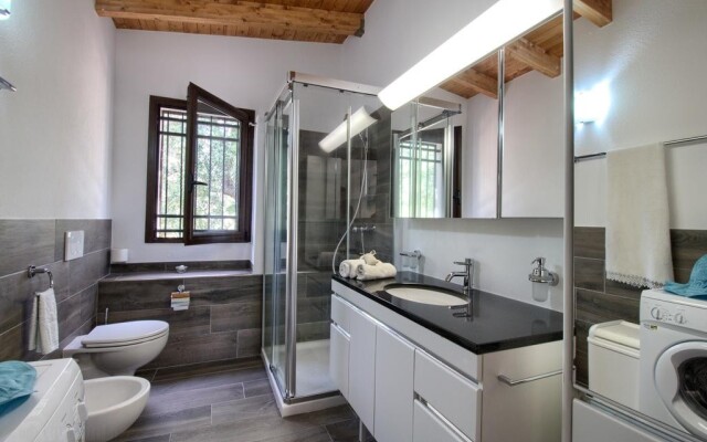 Cavaliere Lovely Pool Home