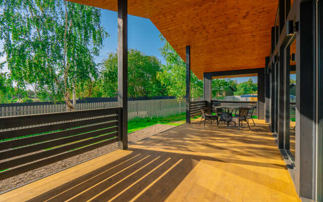 Friends & Family Guest House