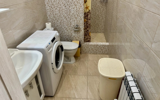 Квартира 121 с балконом в ЖК Черноморский Толстый мыс