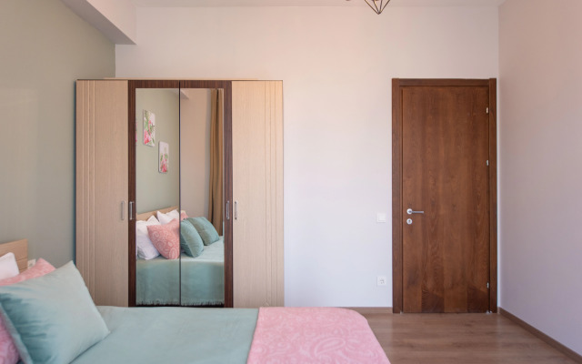 S Prekrasnym Vidom na Gorod i Park Apartments