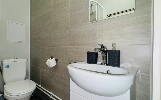 2 Nochi Na Kuznetsovskoy Ul, 58k1 Flat