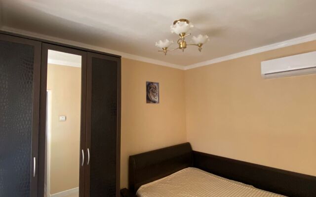 50 Let Oktyabrya 78/1 Private House