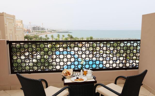 Al Bahar Hotel & Resort