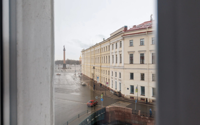 Апартаменты у Дворцовой площади DereMRents ДереМРентс