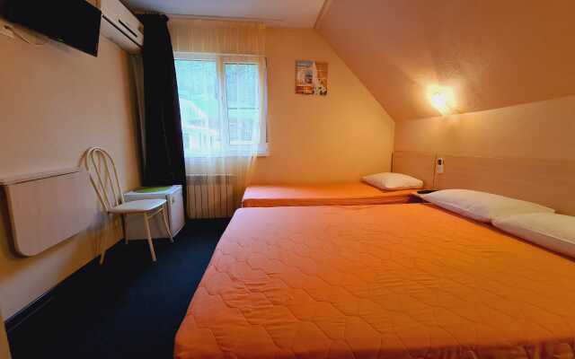 Oranzhevoe Solntse Mini-hotel