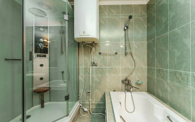 Pyatikomnatnaya V Tsentre Yalty Flat