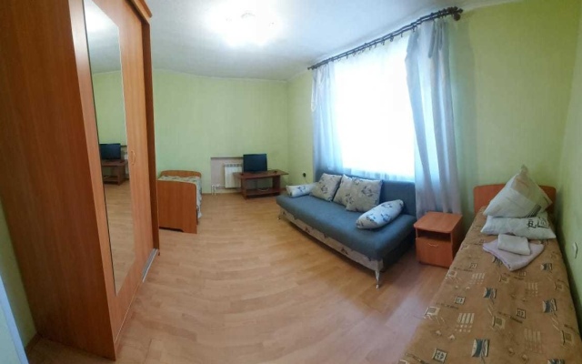 Na Kommunisticheskoy 63 Flat