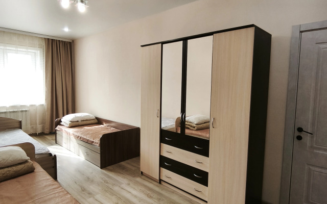 Uyutnaya V Tsentre Na Ulitse Modogoyeva Flat