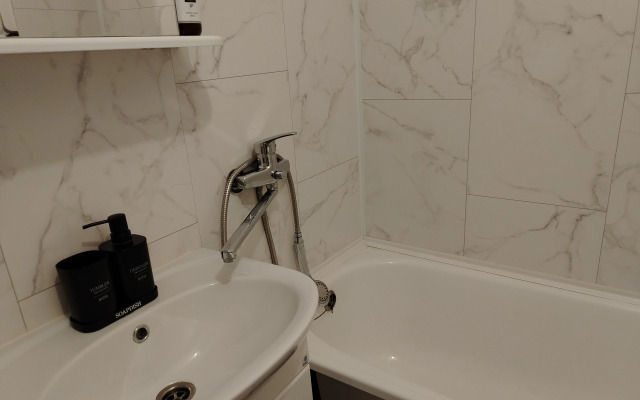 Квартира Отличный день на улице Рылеева , напротив Областной больницы