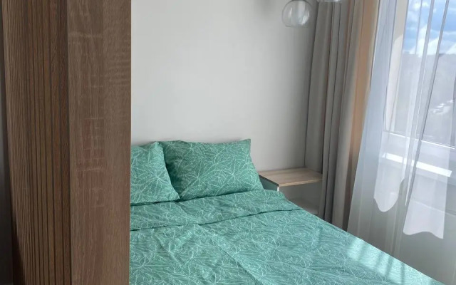 Svetlaya Uyutnaya na Ulitse Matochkina Flat