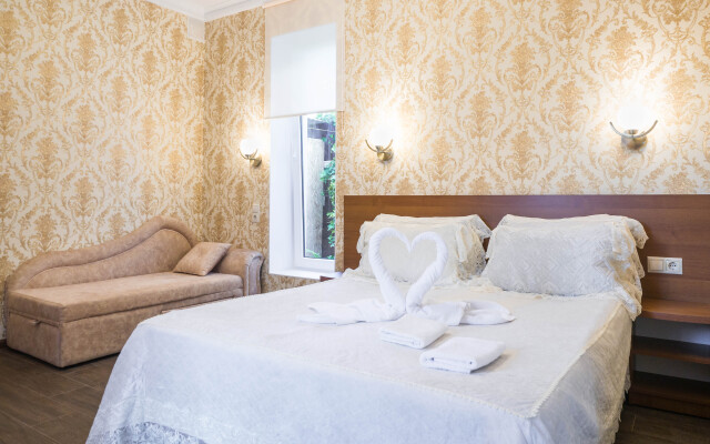 Tikh Hotel Guest House