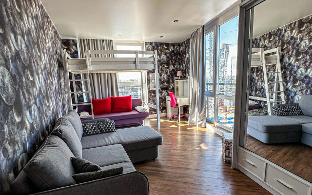 Апартаменты GEOMETRY - Просторная квартира с панорамным видом на реку в центре