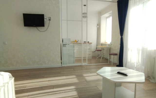 U Glavnoy Ploschadi Pobedy Flat