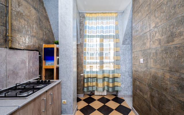U Metro Sadovaya Flat