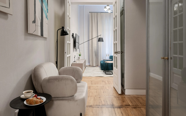 Квартира GM Apartments Четырехкомнатные с двумя санузлами