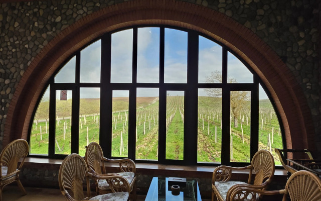 Chabiant Winery Hotel