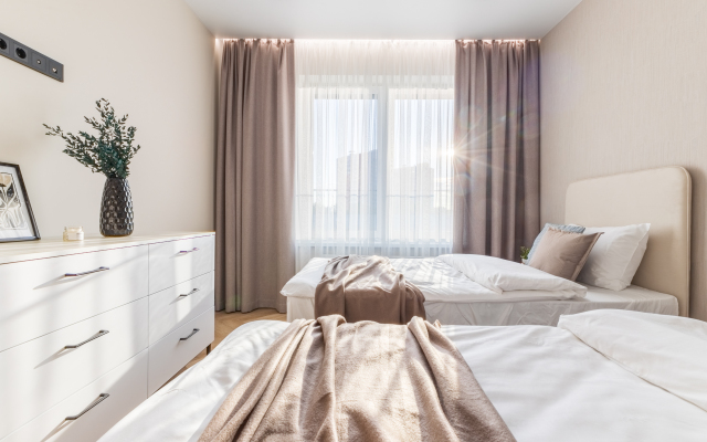 Апартаменты трехкомнатные с дизайнерским ремонтом