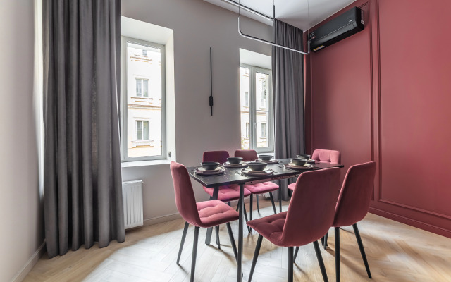 Trekhkomnatnaya S Dizaynerskim Remontom Na Sadovoy Flat