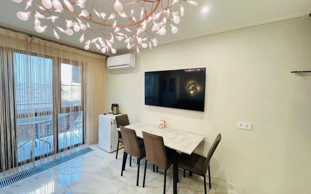 Dvukhurovnevye S Basseynom Na Territorii San-Marino Apartmen