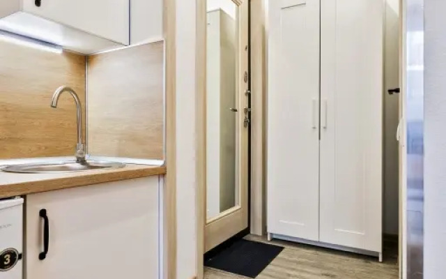 2 Revolyutsionnyij prospekt 25/12 Flat