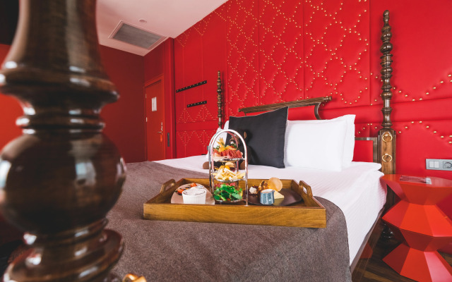 Lucky Monkey Hotel