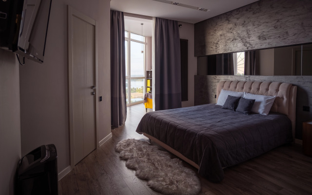 Na Kazanskoy Naberezhnoy 5 Flat