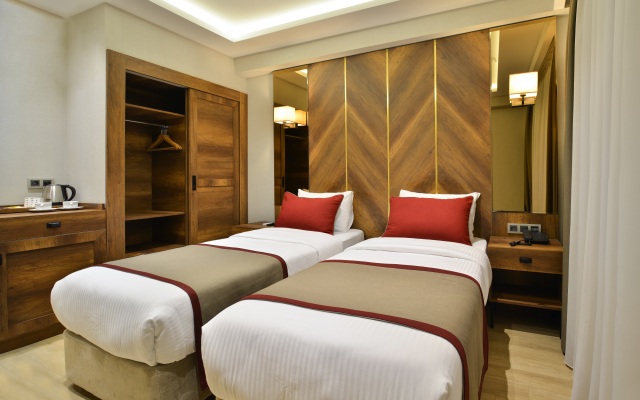 Celine Taxim Hotel