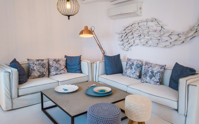 Luxury Chara with Private Pool Villa