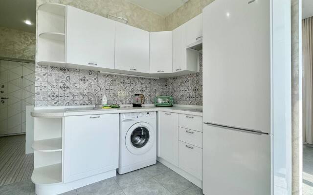 With balconies and mountain views on Meletyan 5a Flat