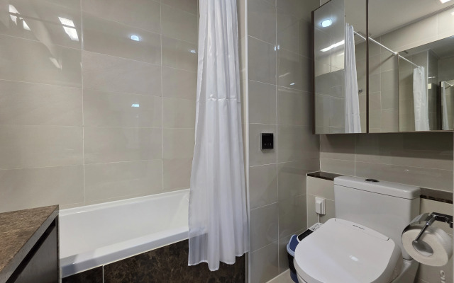 2j Etazh S Shikarnym Vidom Na Mechet, Ryadom S Posol'stvom SSHA Apartment