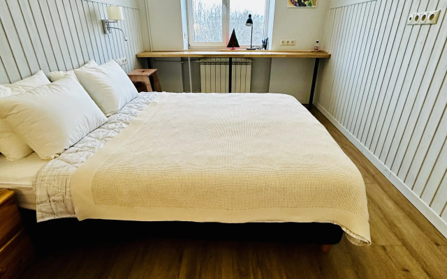 Daily Apart Flat