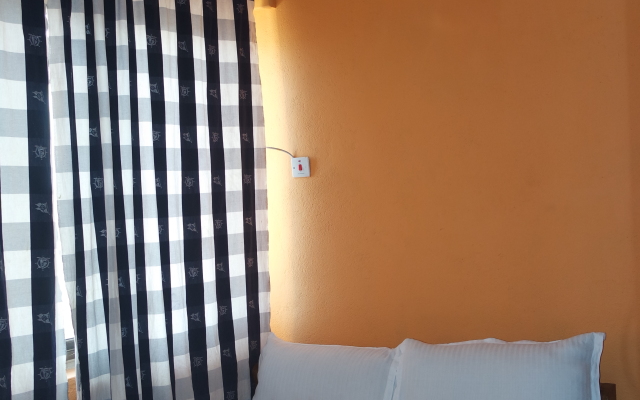 J Wolton Hotel