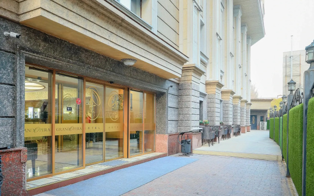 Grand Opera Hotel
