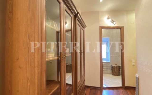 V Tsentre Ryadom S Naberezhnoy Apartments