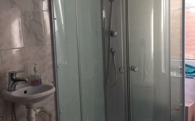 Tsentralnyij Guest House